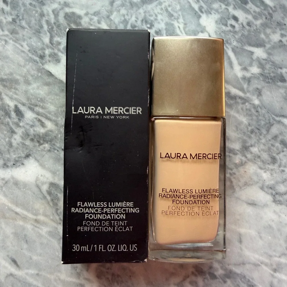 Laura Mercier Flawless Lumiere Radiance-Perfecting Foundation - 1N1 Creme